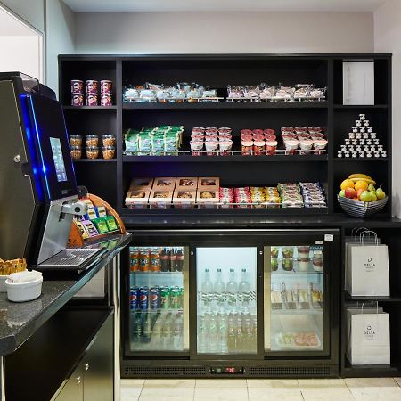 Delta Hotels By Marriott Cheshunt Броксборн Екстериор снимка