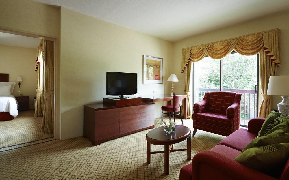 Delta Hotels By Marriott Cheshunt Броксборн Екстериор снимка