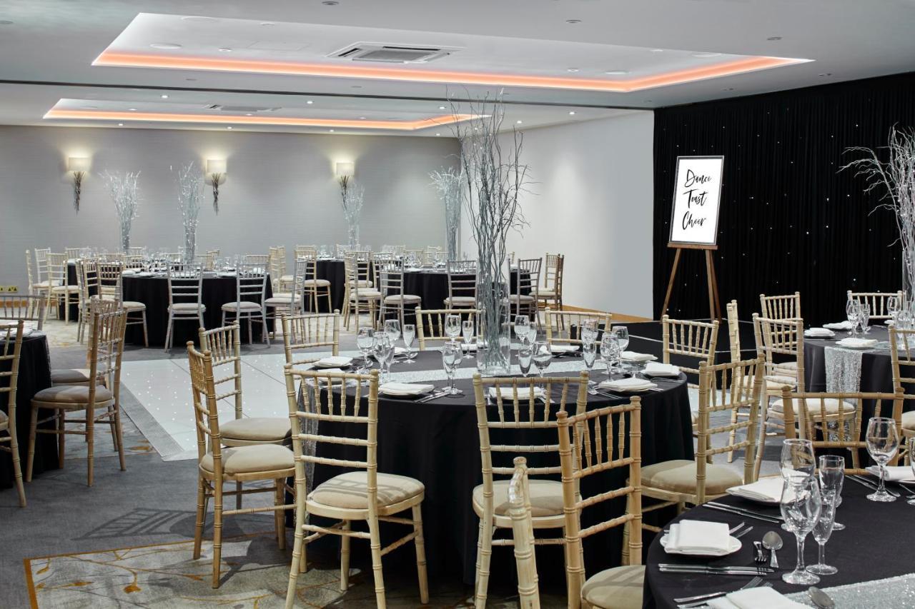 Delta Hotels By Marriott Cheshunt Броксборн Екстериор снимка