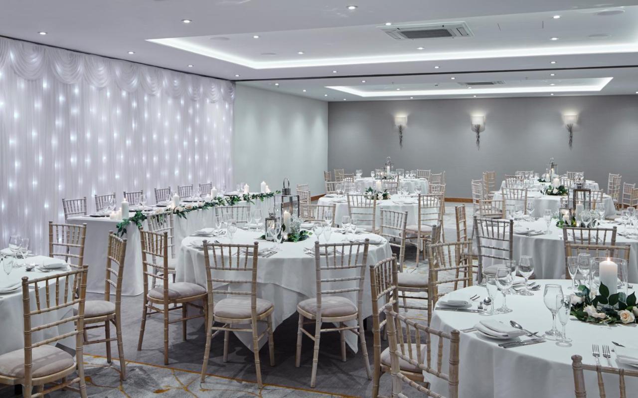 Delta Hotels By Marriott Cheshunt Броксборн Екстериор снимка