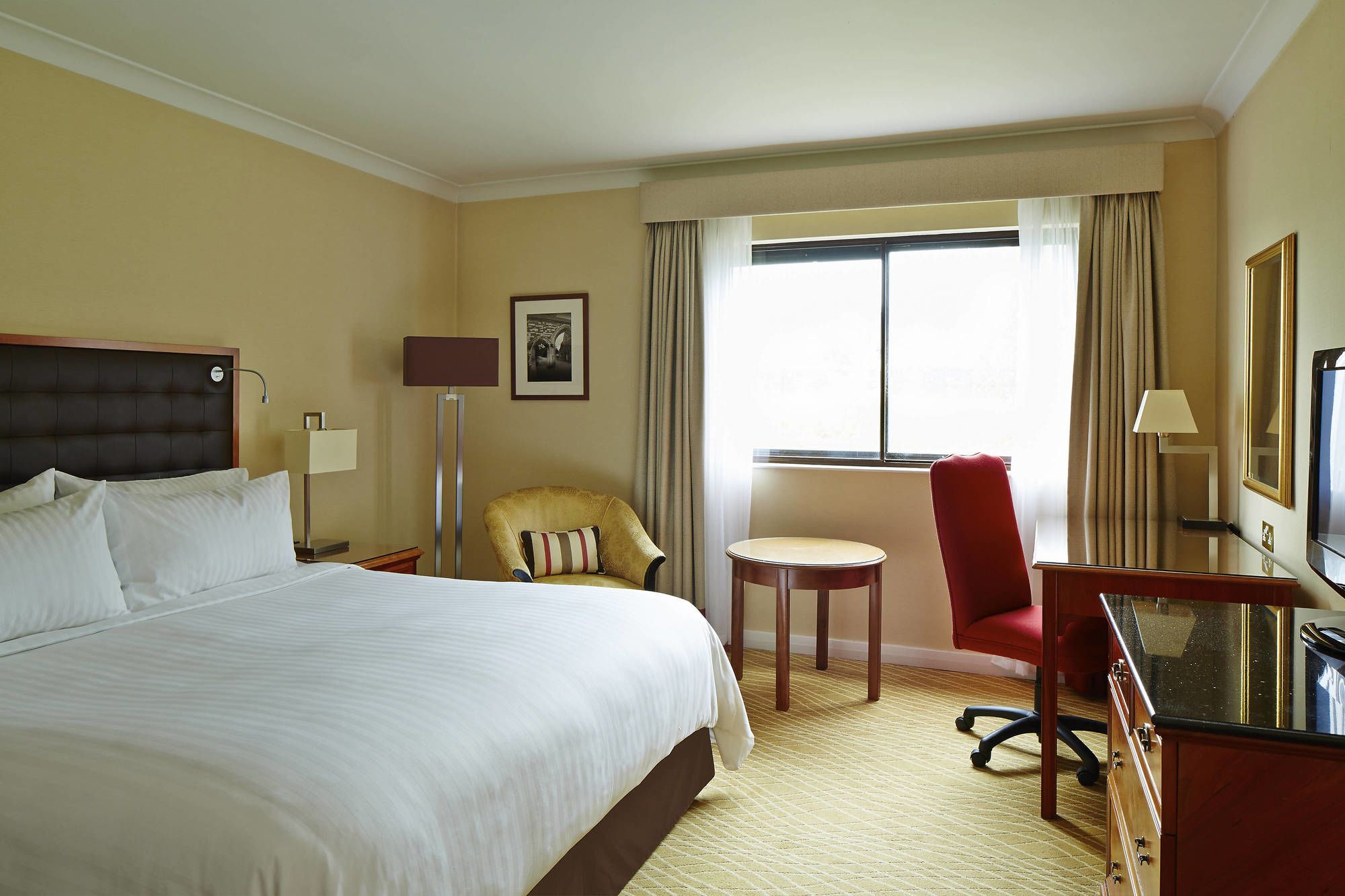 Delta Hotels By Marriott Cheshunt Броксборн Екстериор снимка