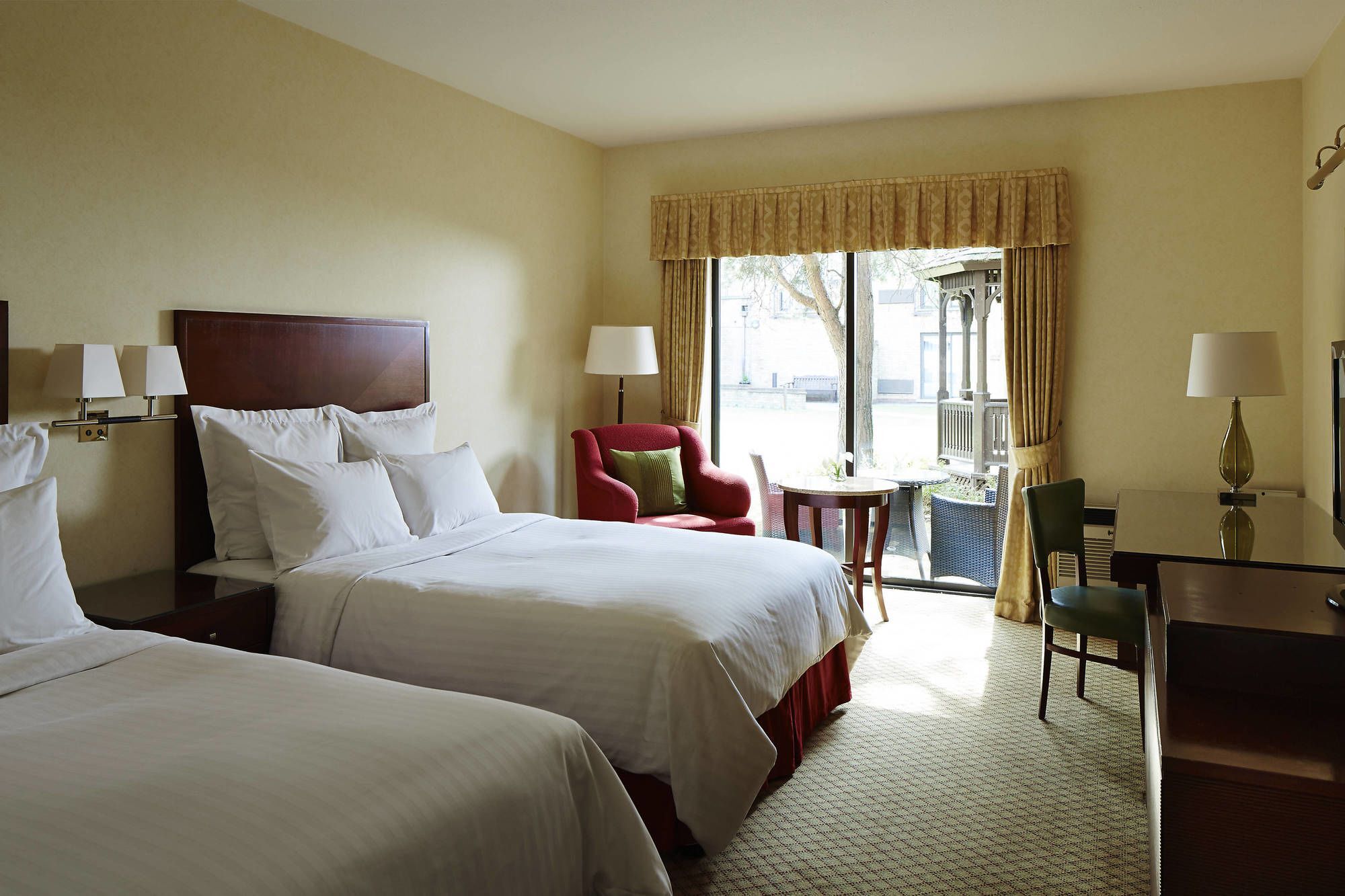 Delta Hotels By Marriott Cheshunt Броксборн Екстериор снимка