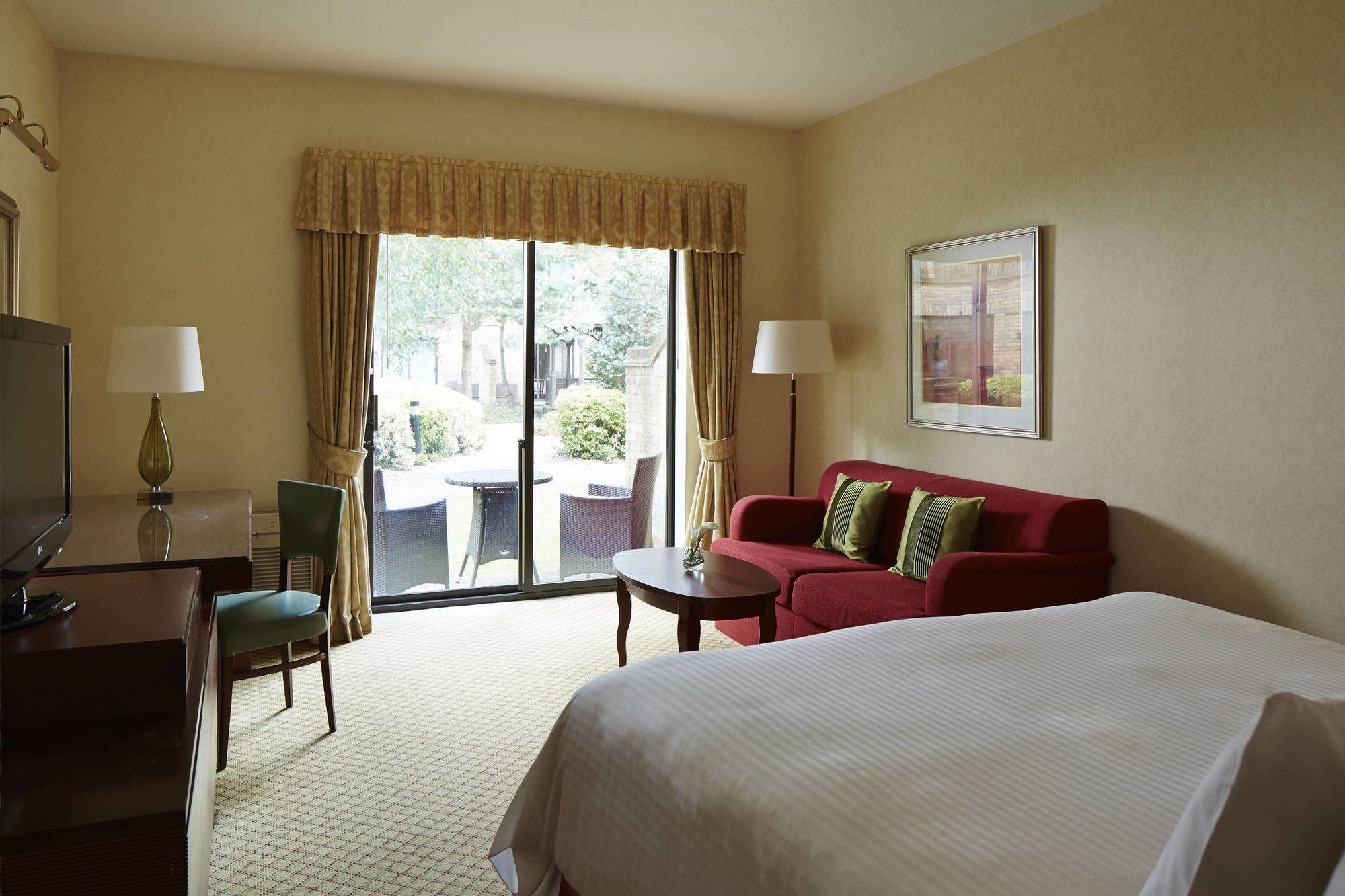 Delta Hotels By Marriott Cheshunt Броксборн Екстериор снимка